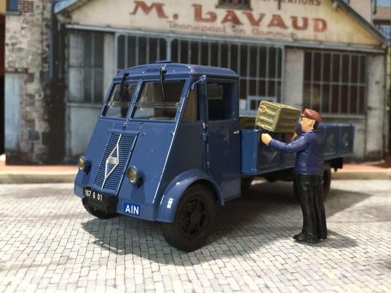 Illustration for article titled La ROUTE BLEUE Renault AHN Plateau